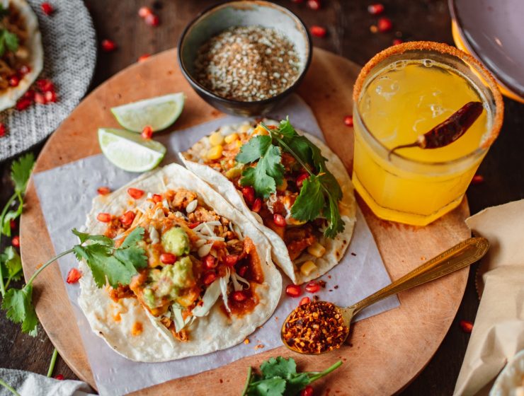 Takosi sa svinjetinom u meksičkom stilu (Tacos Al Pastor), bread food wood dinner