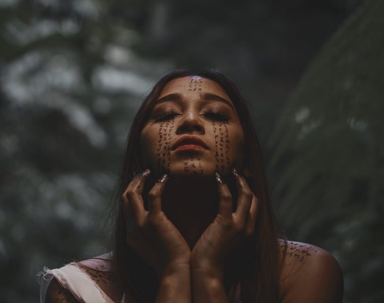 mila moja, pradavne kletve, shallow focus photo of woman with face art