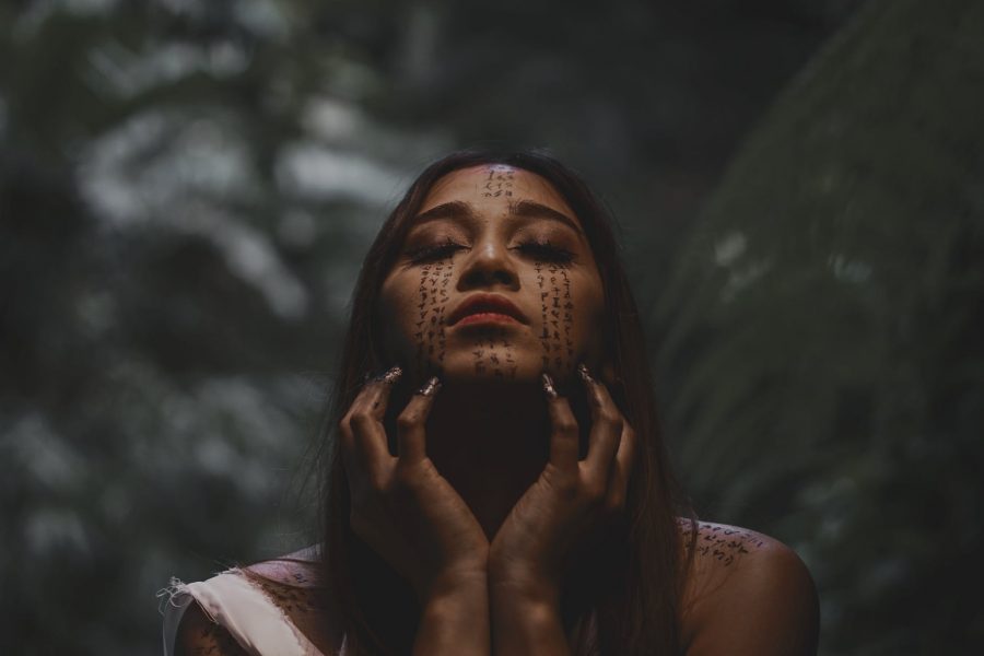 mila moja, pradavne kletve, shallow focus photo of woman with face art