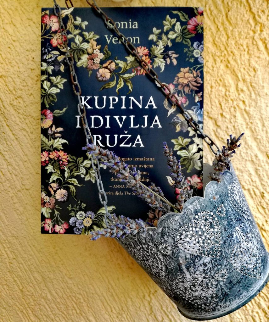 Sonia Velton: Kupina i divlja ruža