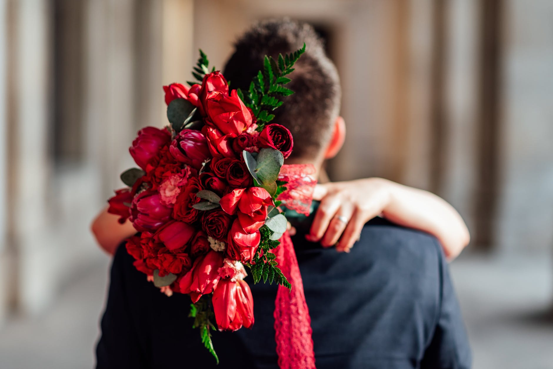 Pokazatelji da je muškarac zaljubljen

beautiful wedding bouquet