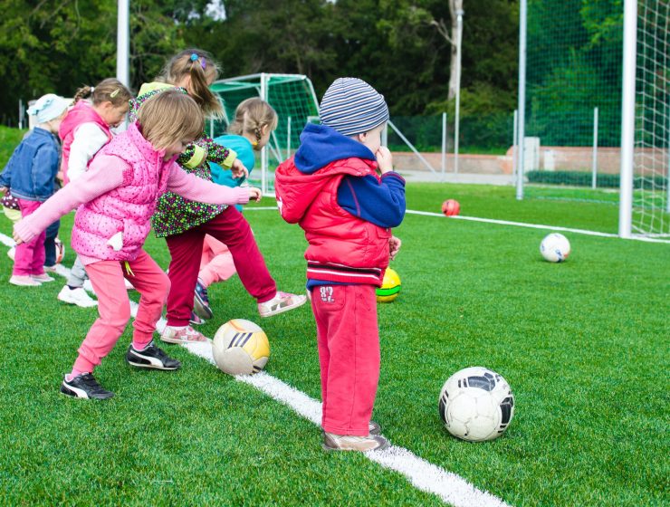 zadatci za 2 razred osnovne škole, toddler playing soccer