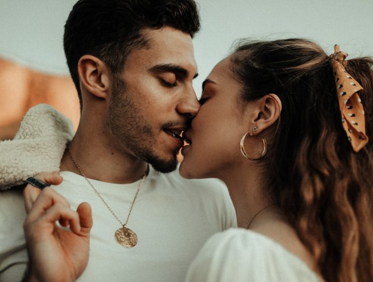 ljubav za koju prosiš nije ljubav