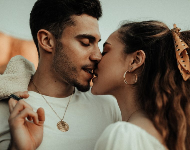 ljubav za koju prosiš nije ljubav
