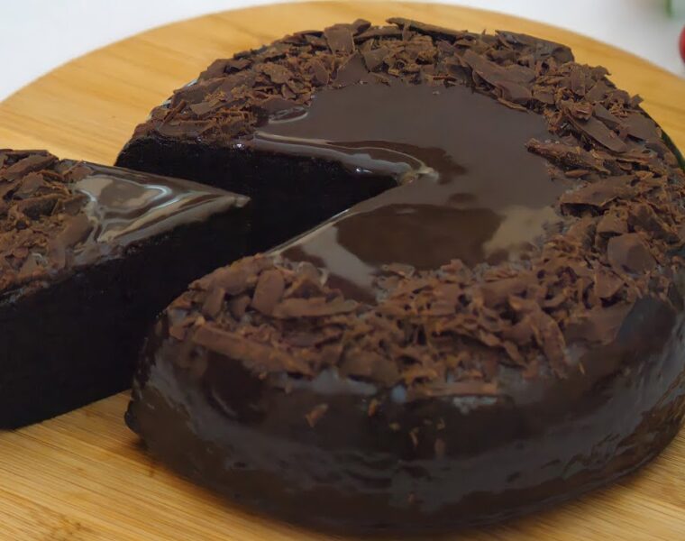 Sočna čokoladna torta