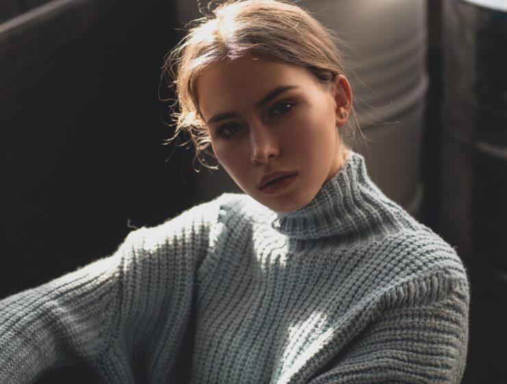 Otkriće svoje prve sijede , woman in gray turtleneck sweater