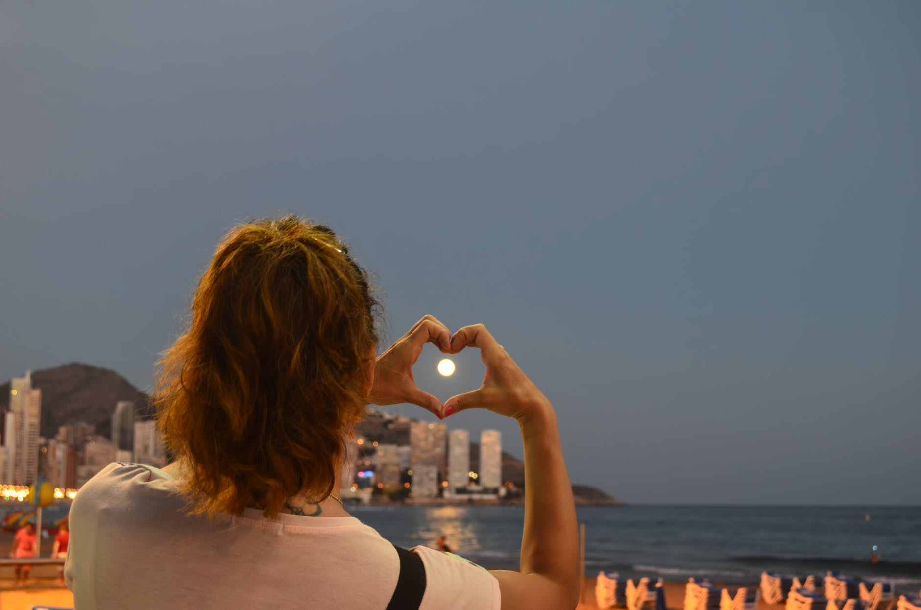 Mjesečev horoskop do 01. travnja

woman showing heart hand sign