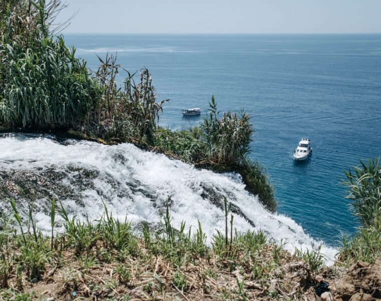 Koga to sreća u stopu prati, boats on the sea