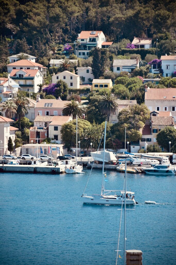Photo by <a href="https://unsplash.com/@arnosenoner?utm_content=creditCopyText&utm_medium=referral&utm_source=unsplash">Arno Senoner</a> on <a href="https://unsplash.com/photos/white-sail-boat-on-body-of-water-near-city-buildings-during-daytime-E4NXni7KbBQ?utm_content=creditCopyText&utm_medium=referral&utm_source=unsplash">Unsplash</a>