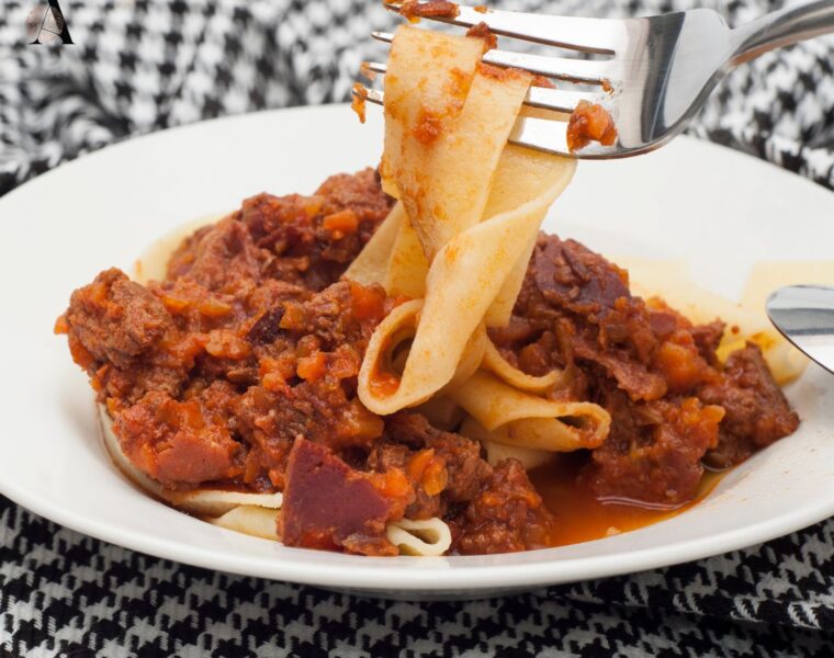Teleći ragu s papardellama