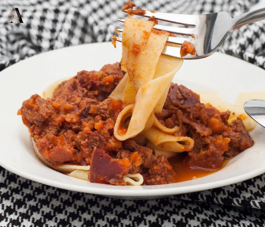 Teleći ragu s papardellama