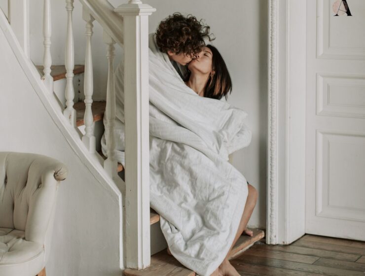 Vrijednost iskrenog zagrljaja djevojka za ponekad Retrogradni Uran - studeni