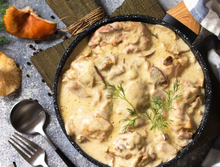 Piletina u kremastom umaku