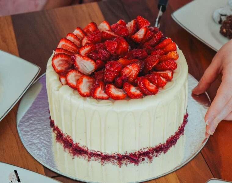 Jednostavna torta s jagodama