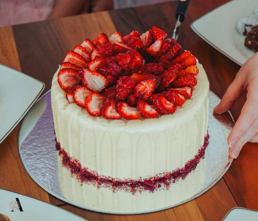 Jednostavna torta s jagodama