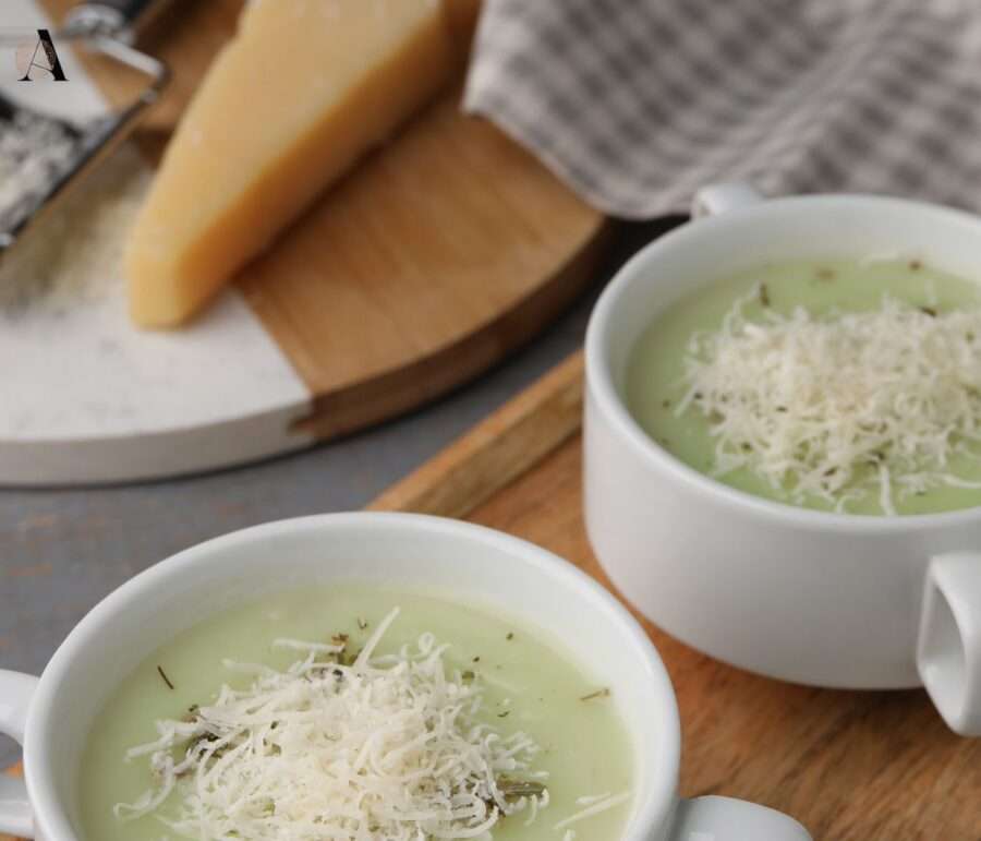 Juha od tjestenine i parmezana