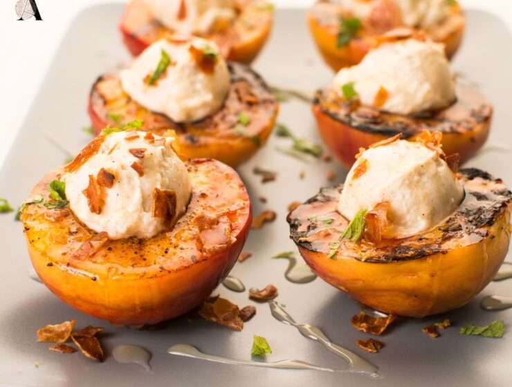 Pečene breskve sa sladoledom od vanilije