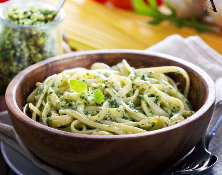 Salata od tjestenine s pestom od rikole i limuna