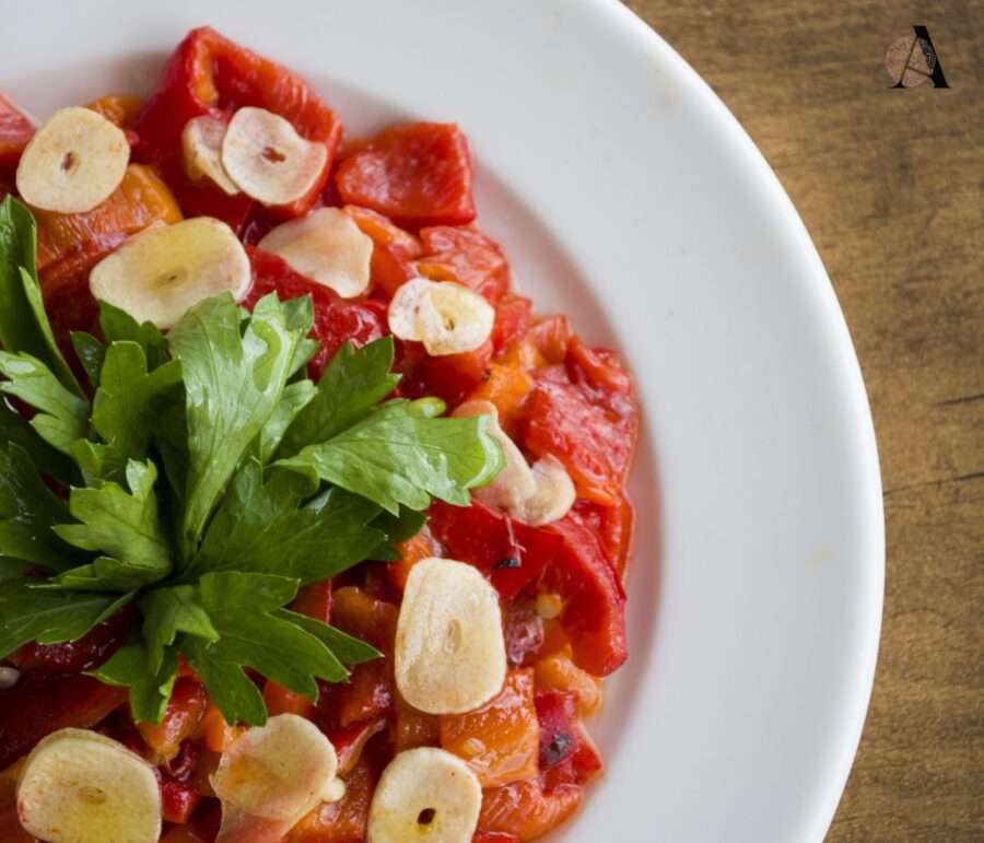 Salata od pečenih paprika