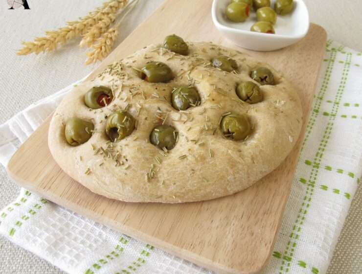 Brza focaccia s maslinama i ružmarinom