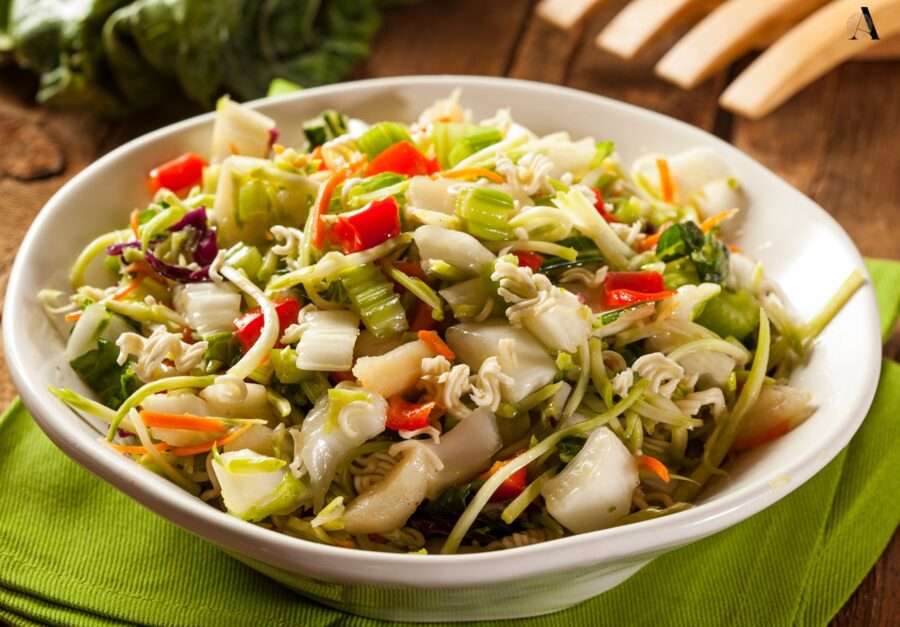 Ramen salata